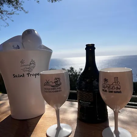 Traumhafte Mit Einzigartigen Meerblick 펜션 Saint-Raphaël